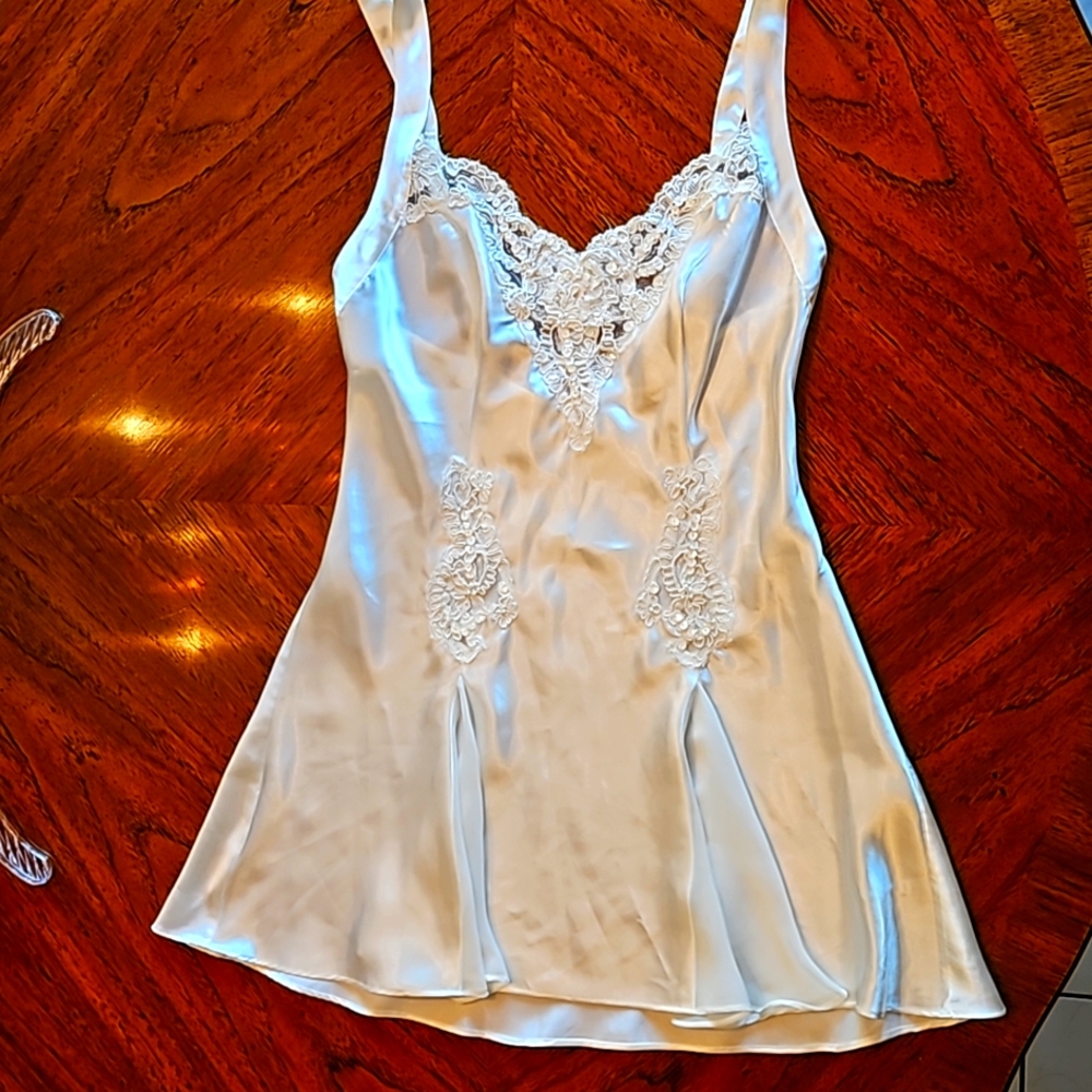 Victoria's Secret 2-piece Lingerie,cream-color, delicate lace bead sequinsl embe